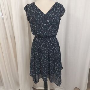 2/$30 Reitmans Navy Floral Midi Dress Size SP‎ Handkerchief Hem